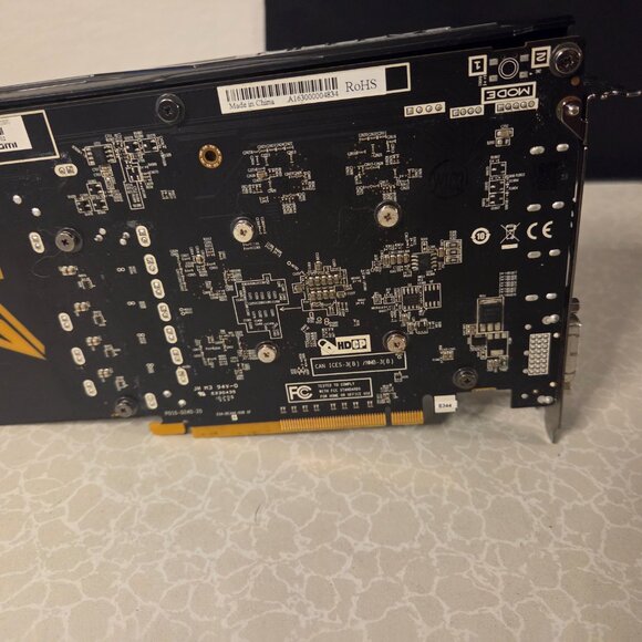 SAPPHIRE NITRO RADEON 460 VIDEO CARD - Picture 8 of 9